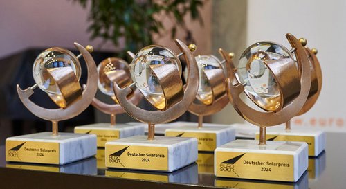 Goldene Ehrenpokale des Solarpreis 2024